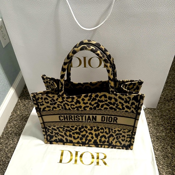 Dior Medium Book Tote in Leopard - Picture 1 of 5